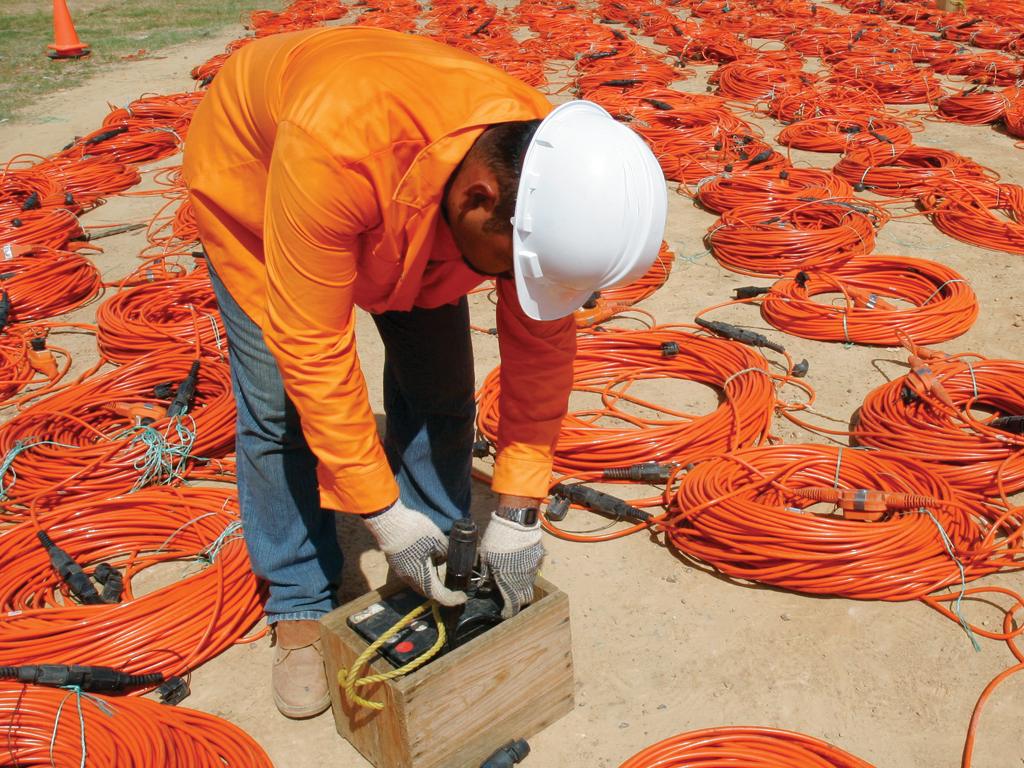 Bodega de cables sísmicos organizados