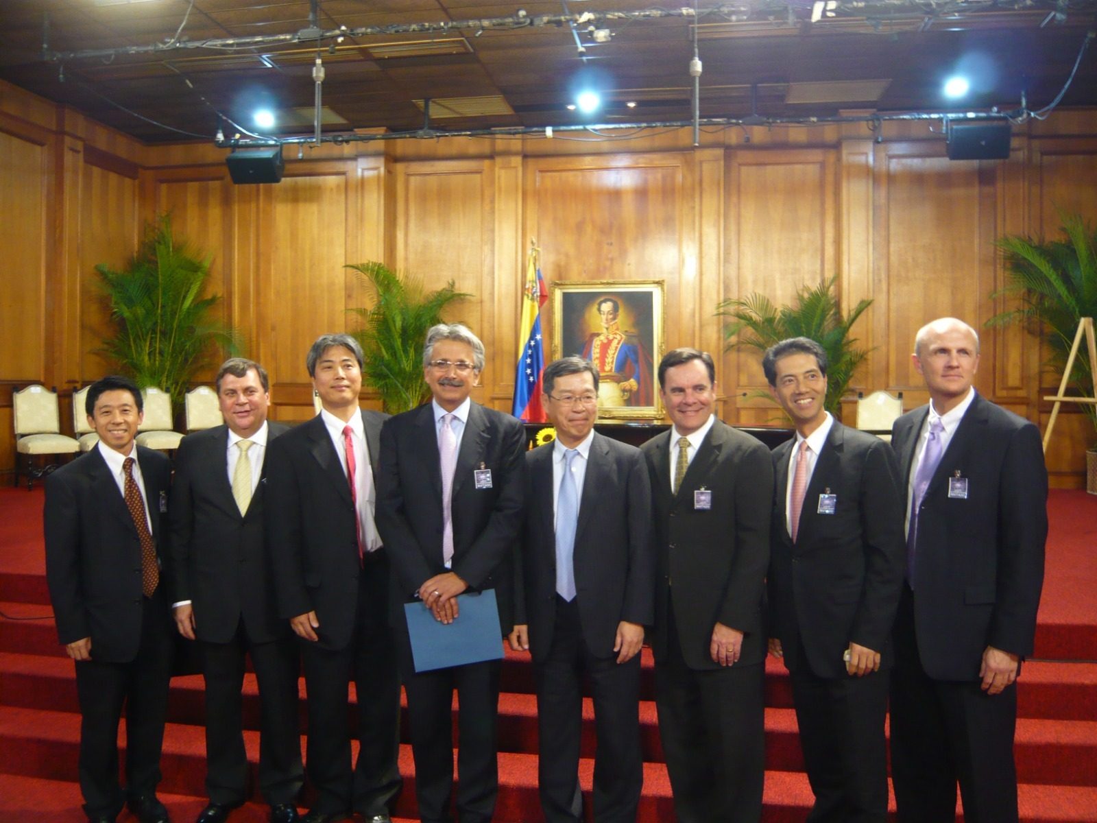 Firma relacionada con Petroindependencia, con representantes internacionales